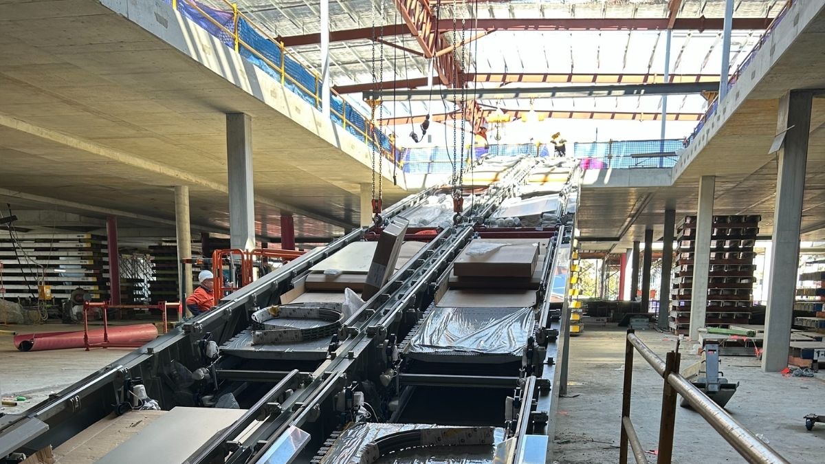 Installation of new travellator in shopping centre building